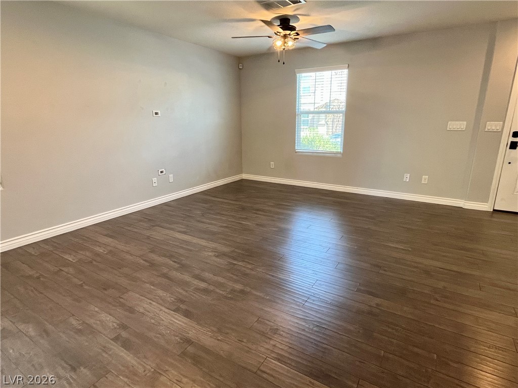 1045 Spotted Saddle Street Property Photo 4