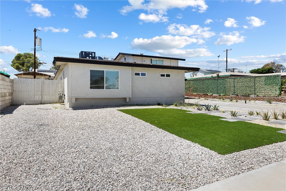 3361 Horizon Street Property Photo 3