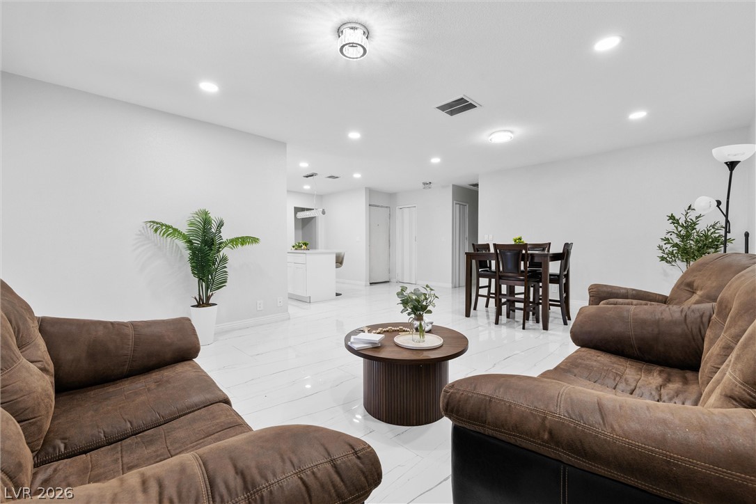 3361 Horizon Street Property Photo 5