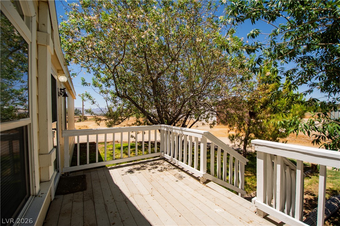 6530 Camelot Circle Property Photo 2