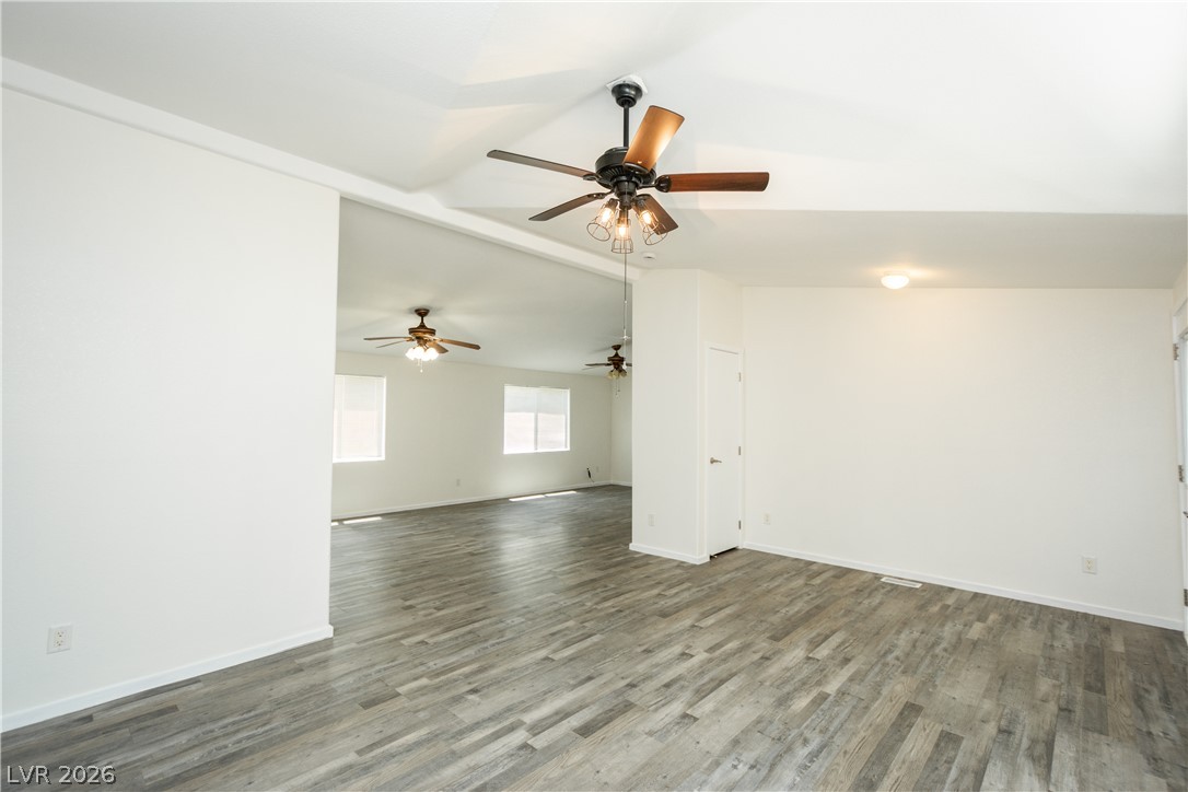 6530 Camelot Circle Property Photo 4