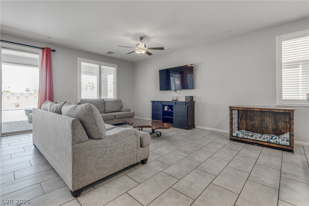 9273 Bluemist Falls Street Property Photo 12