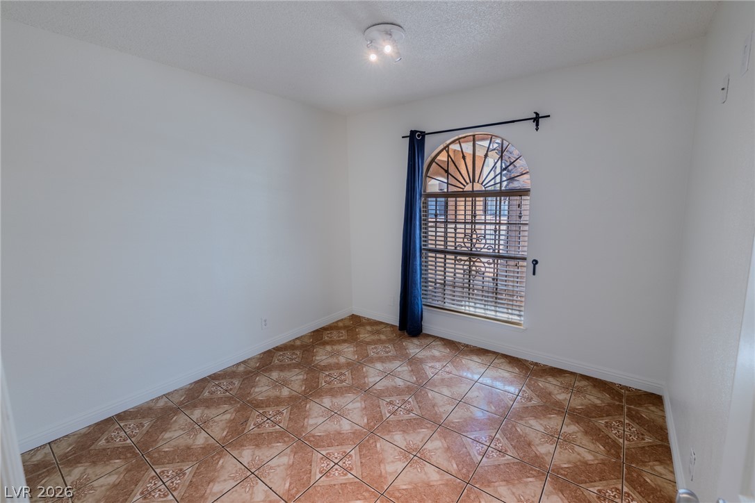 1866 Ludington Avenue Property Photo 14