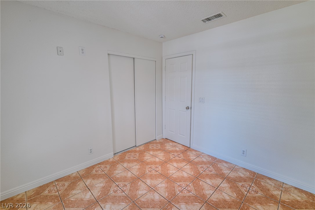 1866 Ludington Avenue Property Photo 15