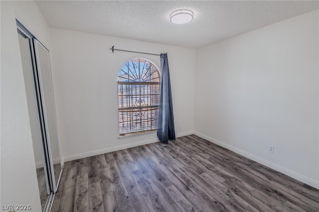 1866 Ludington Avenue Property Photo 17
