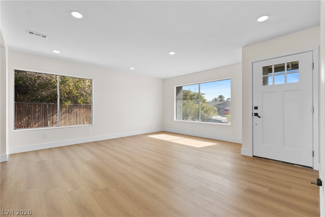5595 Chestnut Street Property Photo 3