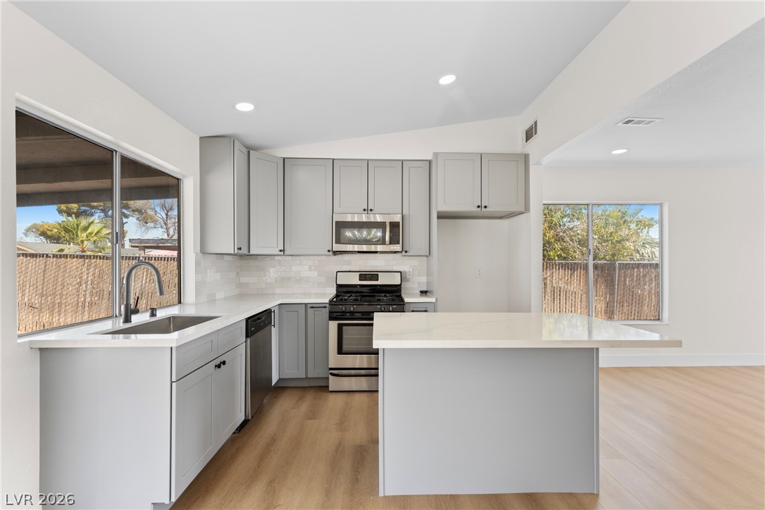 5595 Chestnut Street Property Photo 8