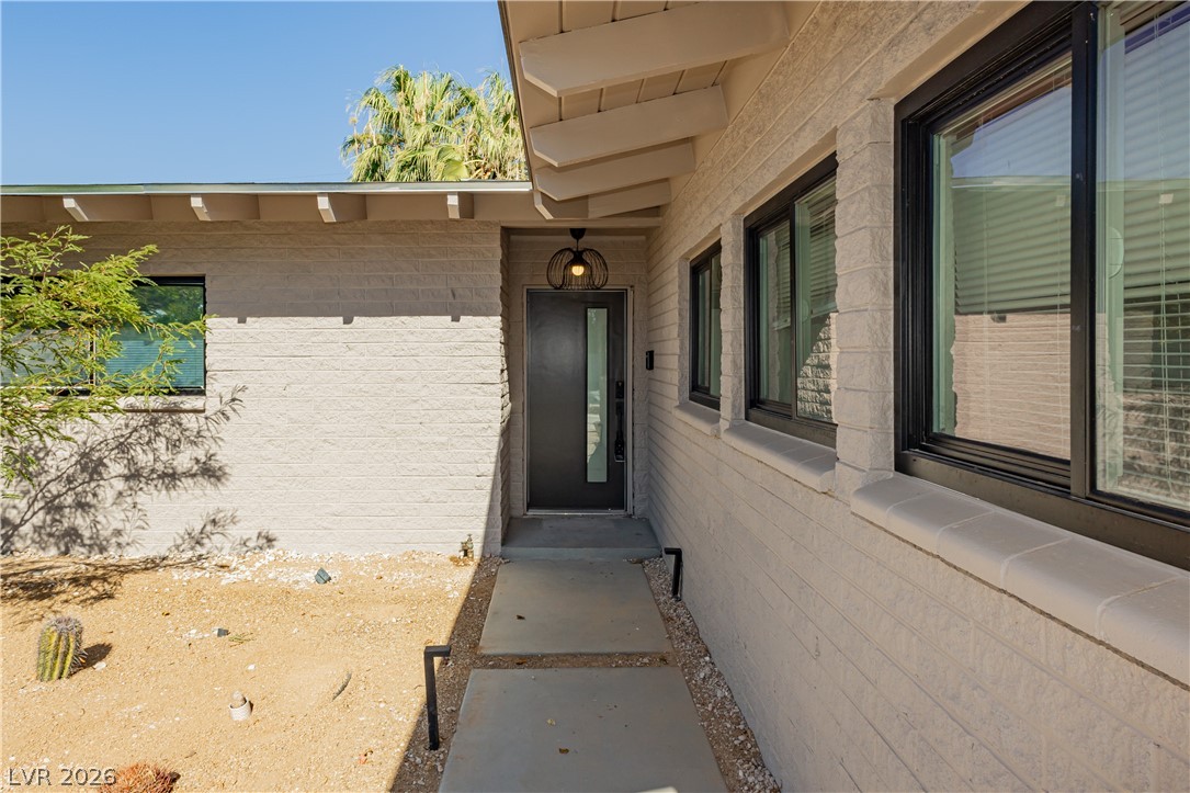1131 Strong Drive Property Photo 6