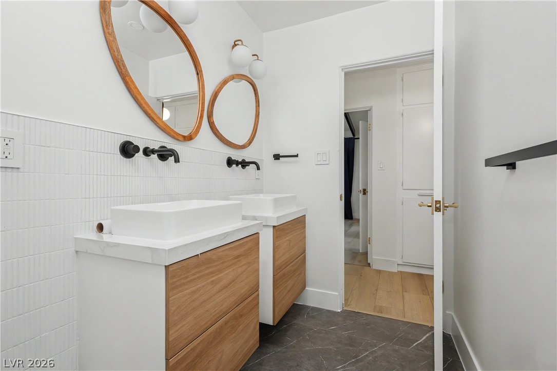 1131 Strong Drive Property Photo 14
