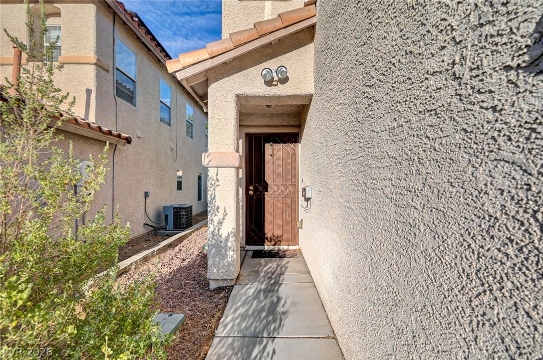 3966 Shimmering Plains Street Property Photo 5