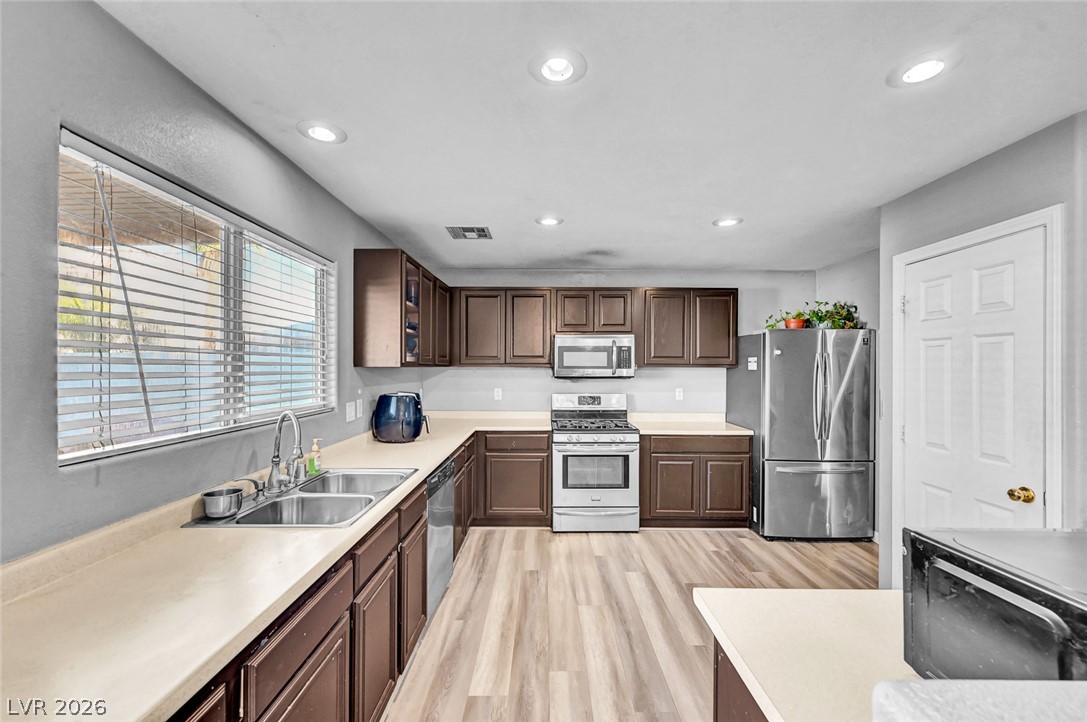 3966 Shimmering Plains Street Property Photo 15