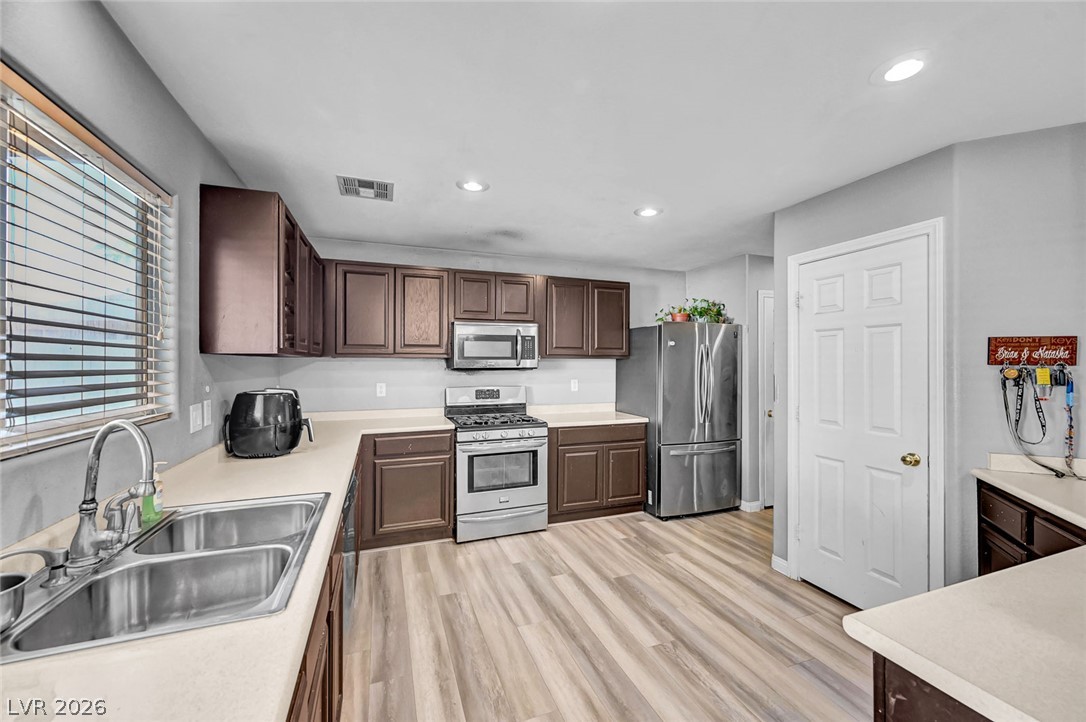 3966 Shimmering Plains Street Property Photo 16