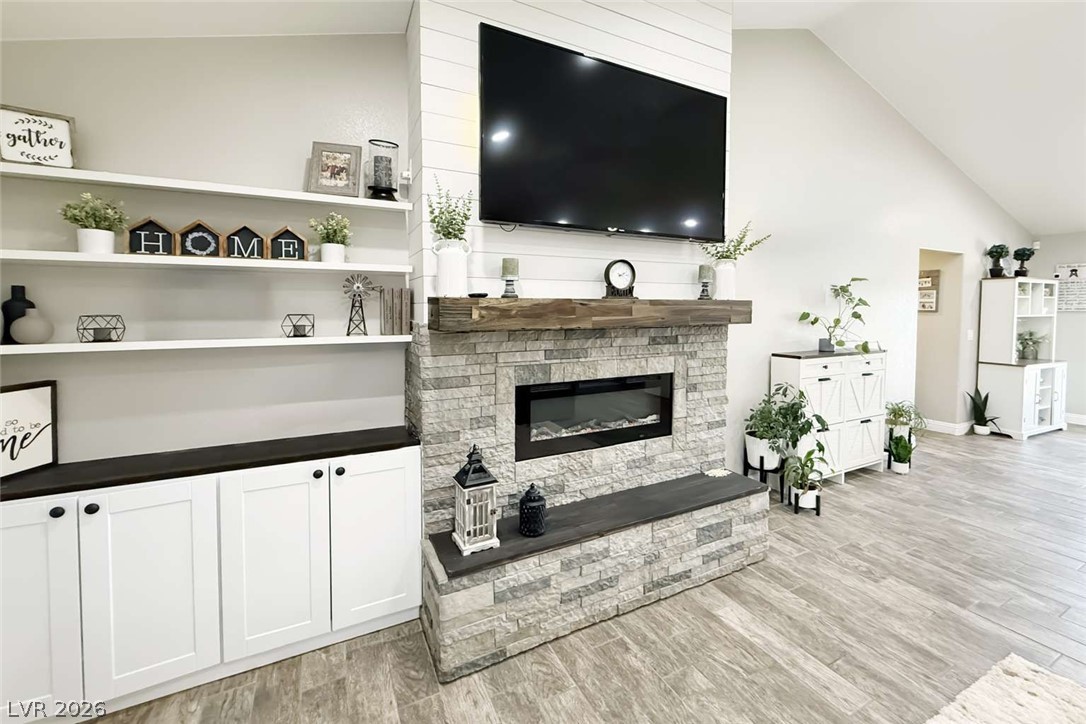 201 West Lupin Street Property Photo 4