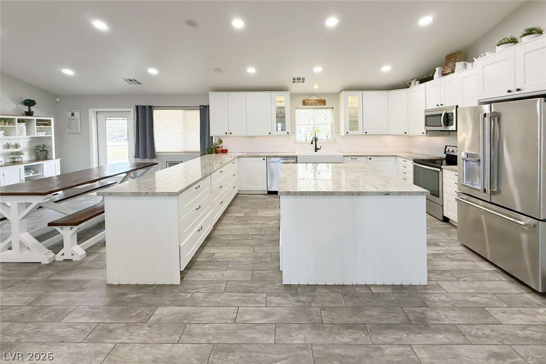 201 West Lupin Street Property Photo 5