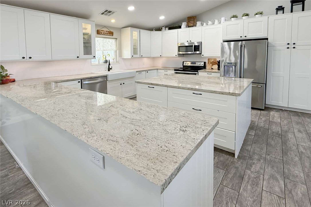 201 West Lupin Street Property Photo 6