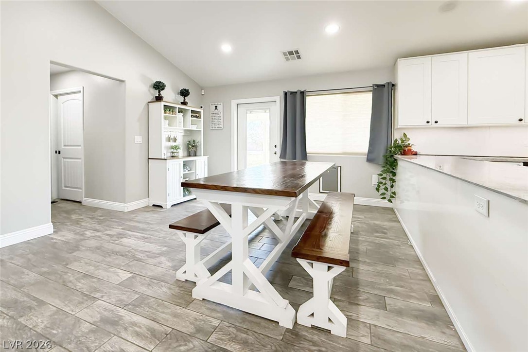 201 West Lupin Street Property Photo 10
