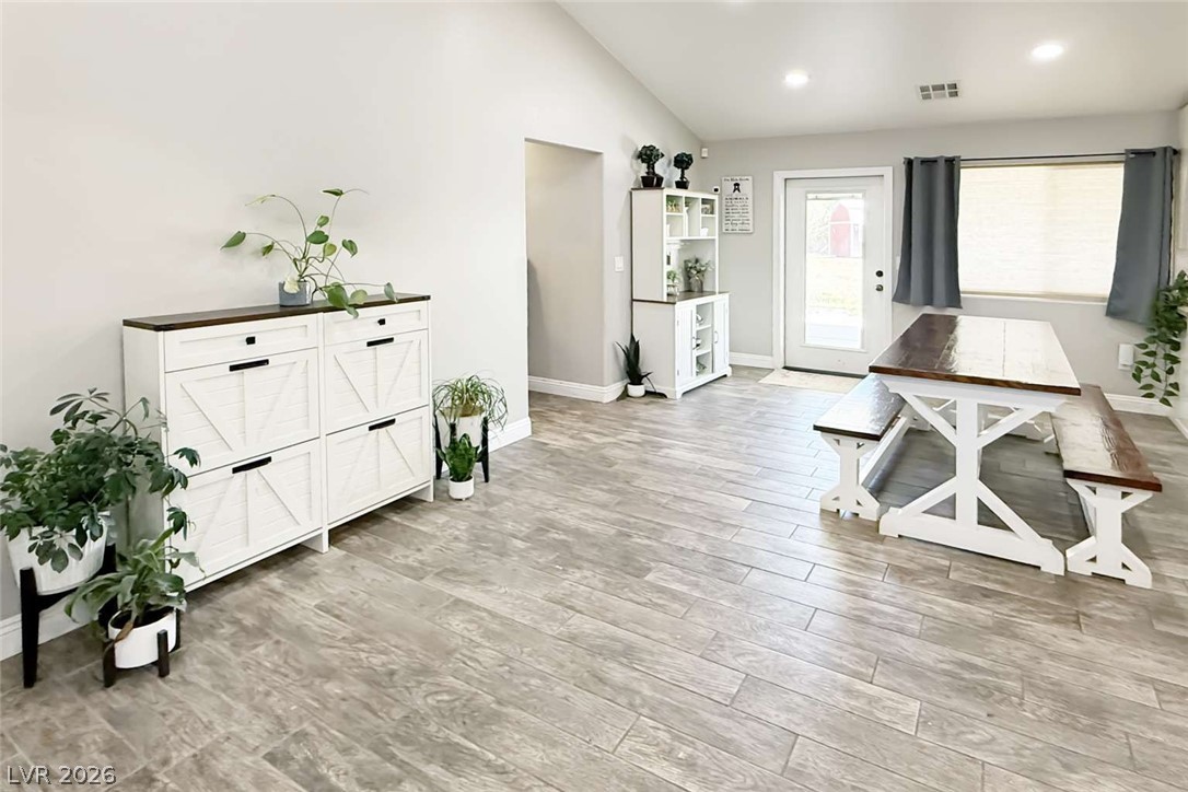 201 West Lupin Street Property Photo 11