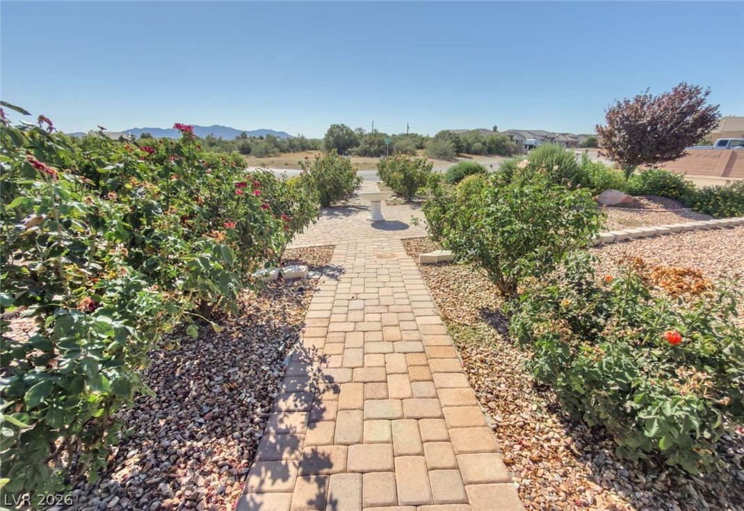 201 West Lupin Street Property Photo 21