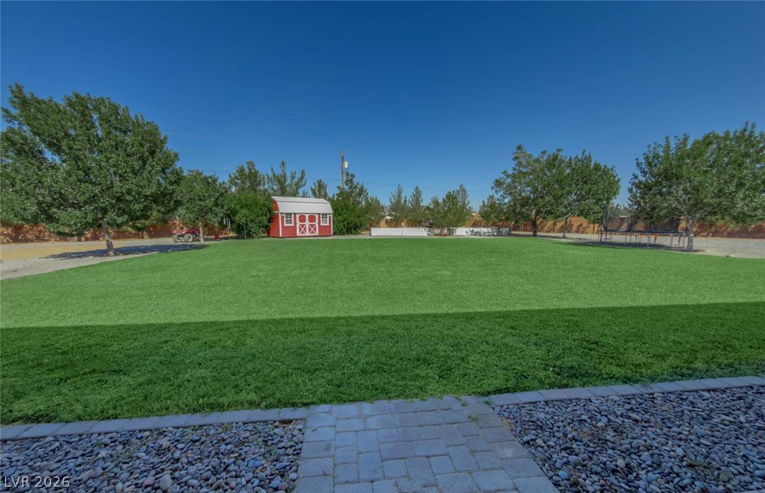 201 West Lupin Street Property Photo 23