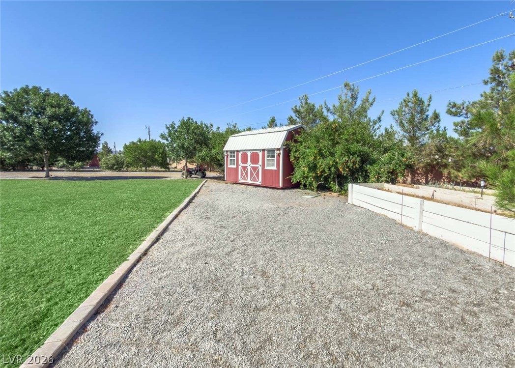 201 West Lupin Street Property Photo 34