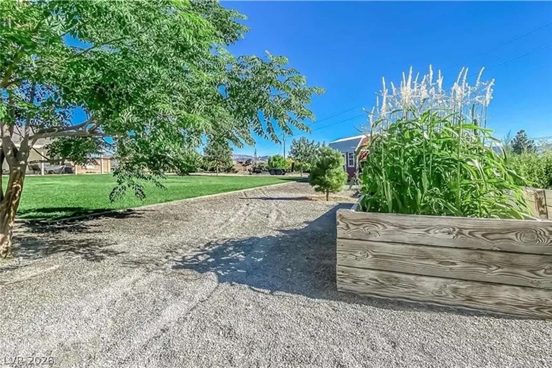 201 West Lupin Street Property Photo 35