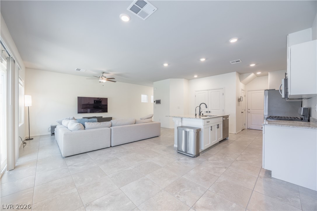 3760 Ramura Avenue Property Photo 4