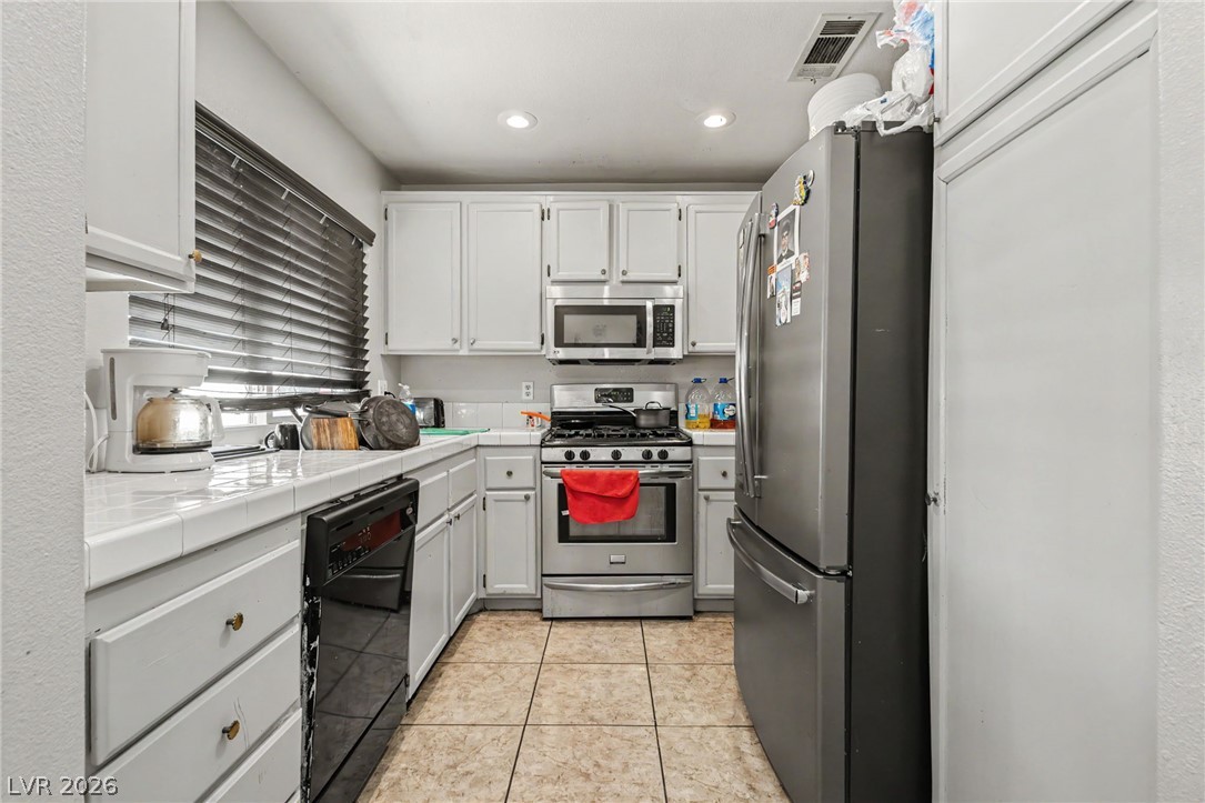 5534 Indigo Hills Street Property Photo 6