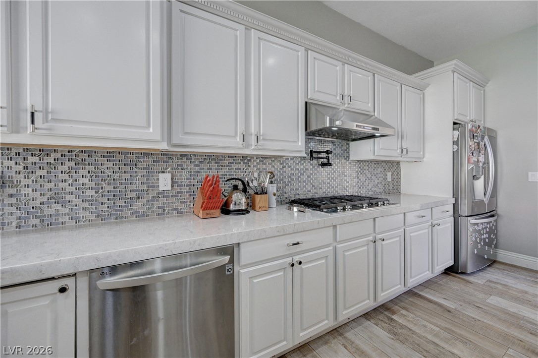 9738 Bear Trap Court Property Photo 7
