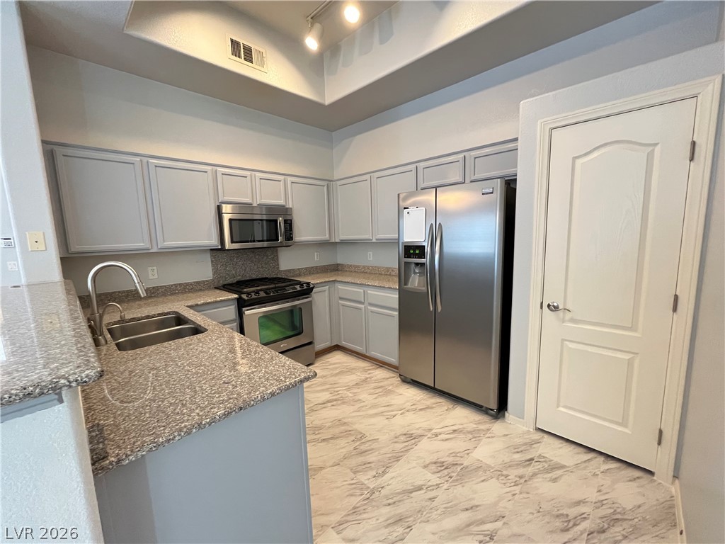 2305 West Horizon Ridge Parkway 2121 Property Photo 5