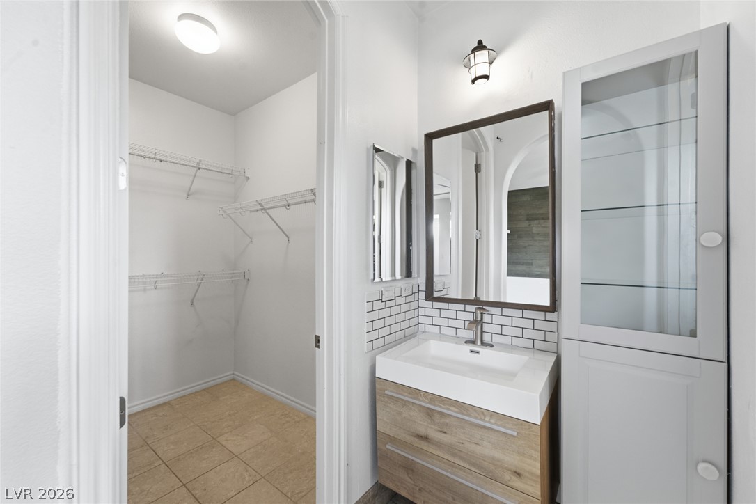 2450 Granada Bluff Court Property Photo 47