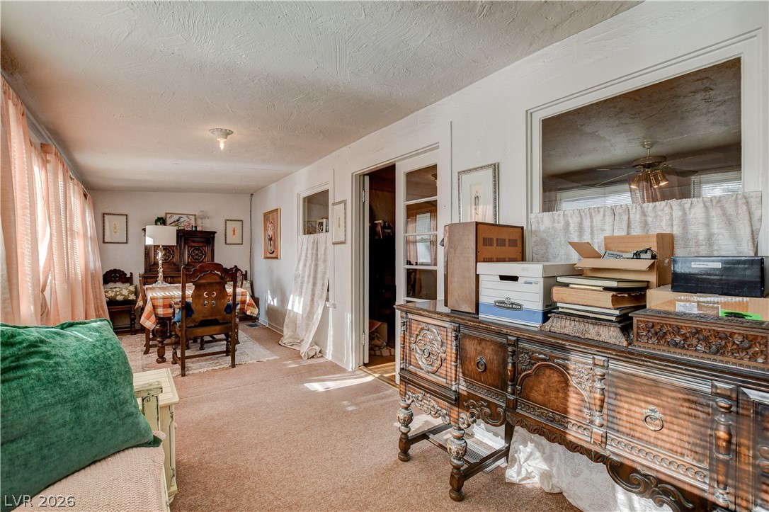 433 Ash Street Property Photo 5