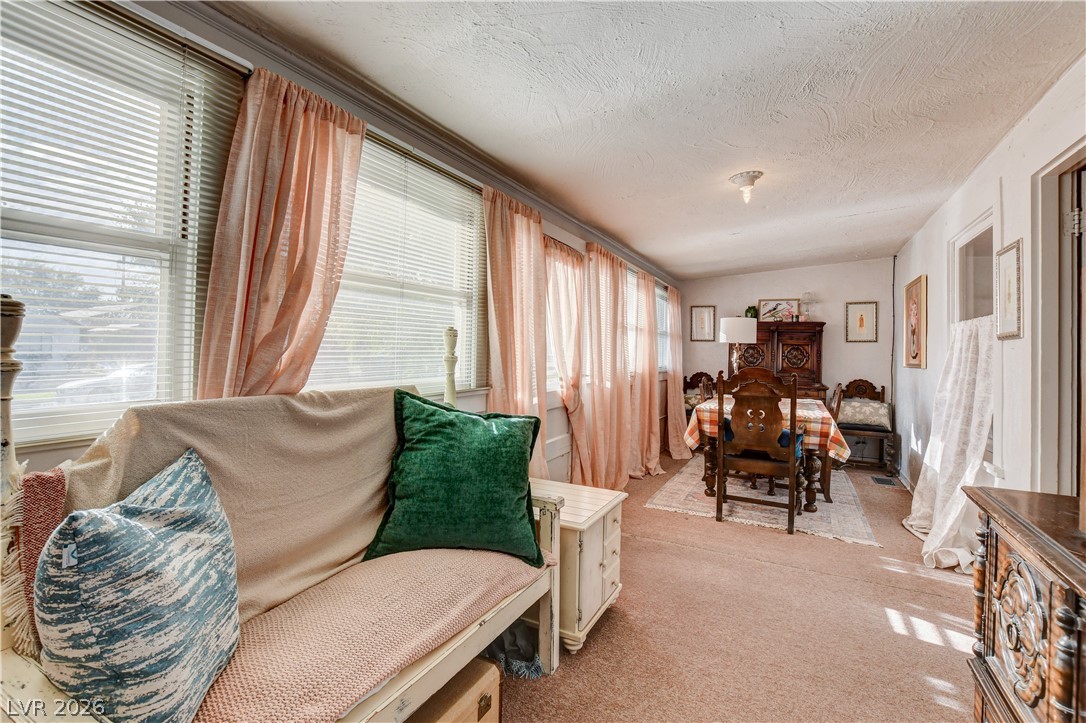 433 Ash Street Property Photo 6