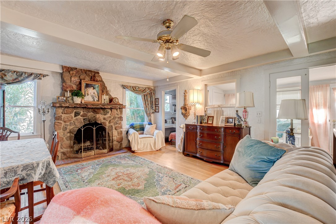 433 Ash Street Property Photo 10