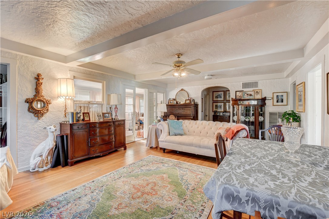 433 Ash Street Property Photo 11