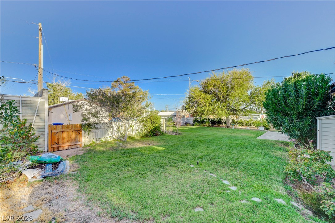 433 Ash Street Property Photo 37