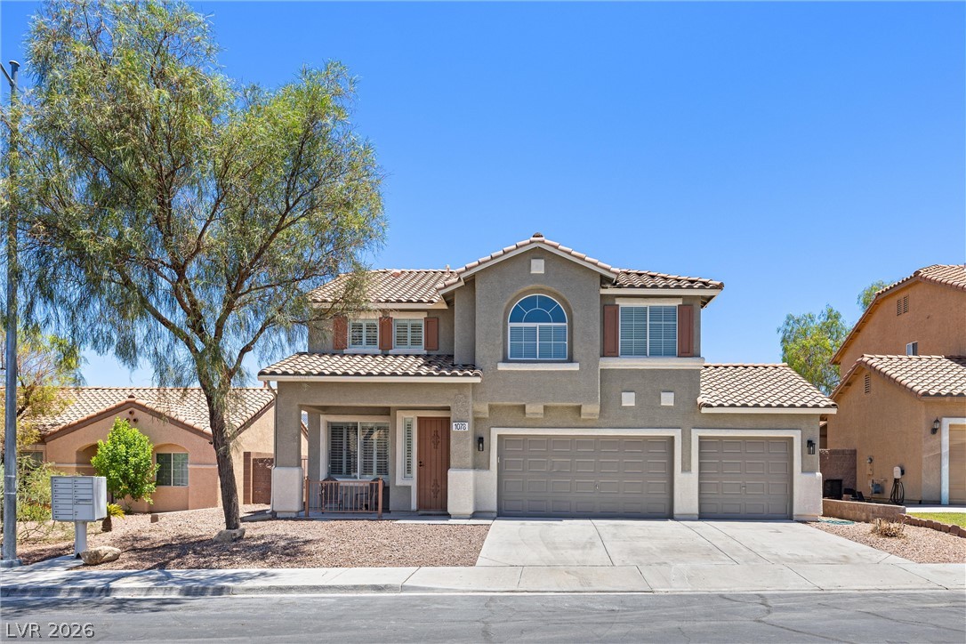 1078 Silver Star Street Property Photo 2