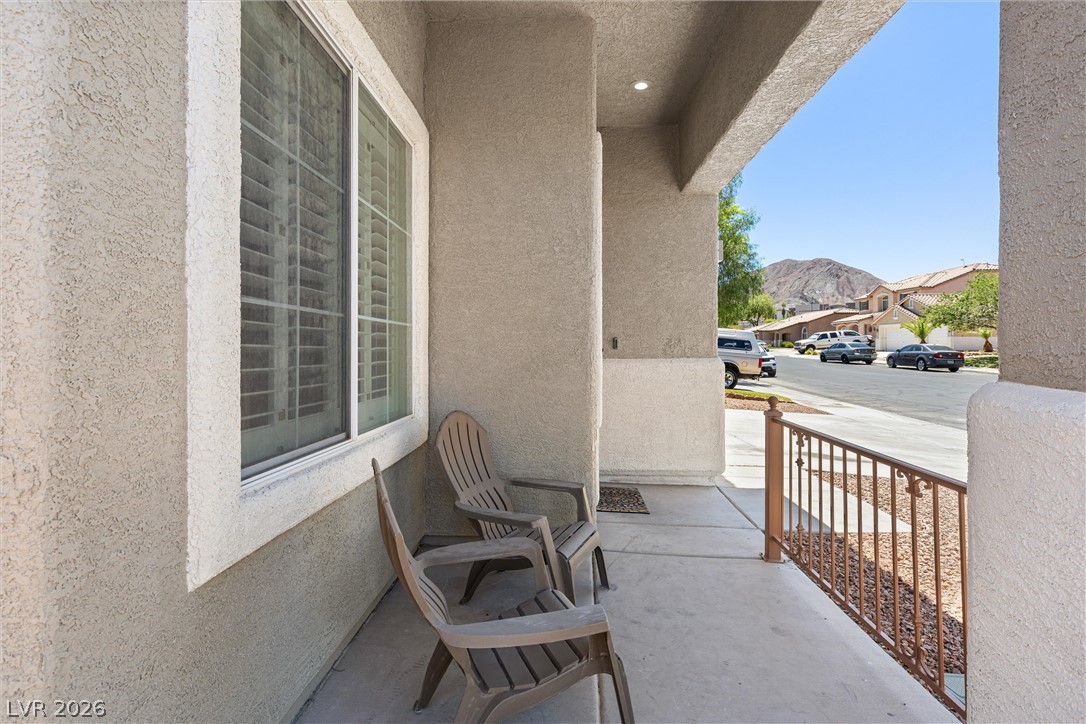 1078 Silver Star Street Property Photo 5