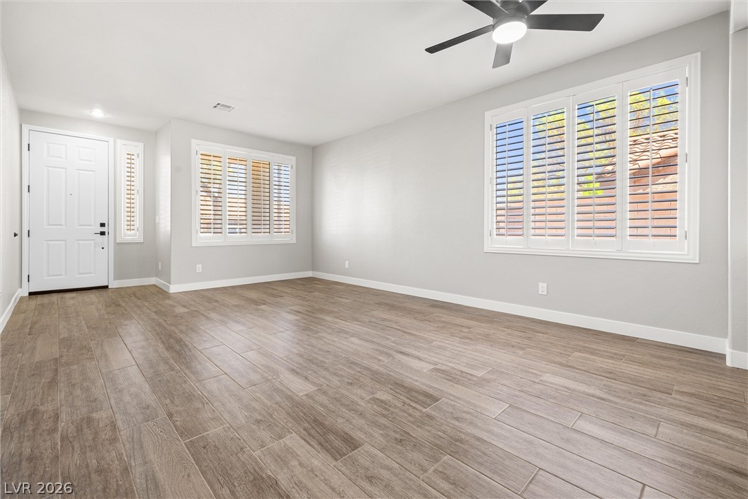 1078 Silver Star Street Property Photo 6