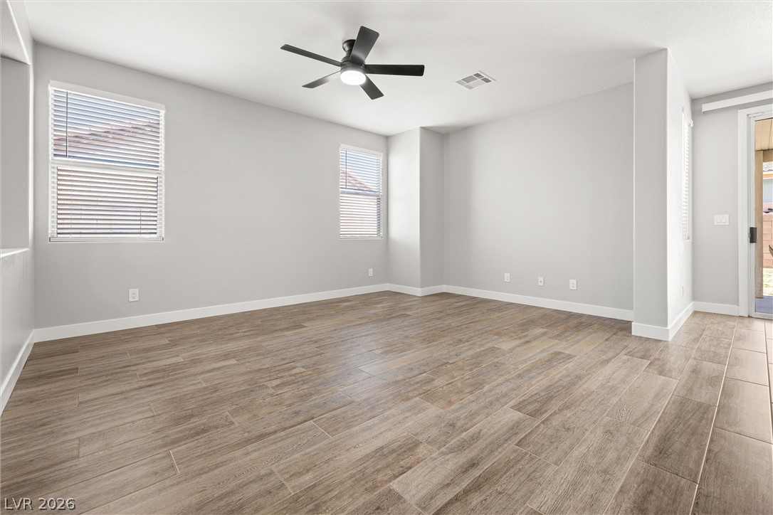 1078 Silver Star Street Property Photo 8