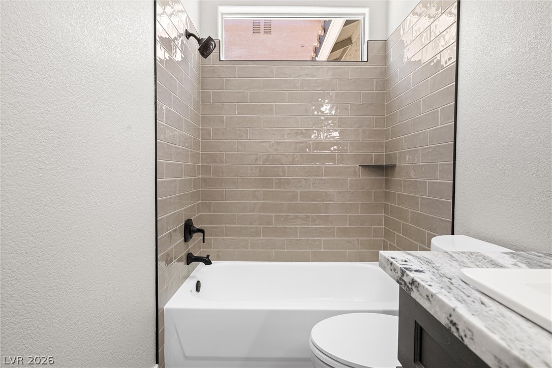 1078 Silver Star Street Property Photo 18