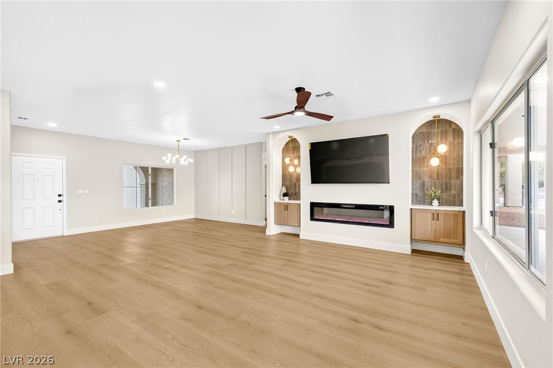 1651 Danbury Crossing Drive Property Photo 4