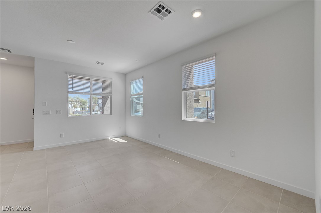 239 Freeport View Place Property Photo 5