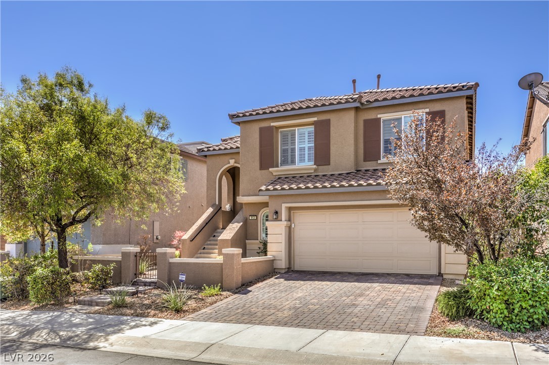 913 Estes Cove Avenue Property Photo 2