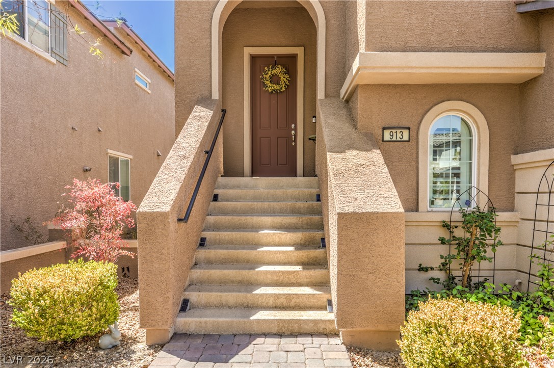 913 Estes Cove Avenue Property Photo 4