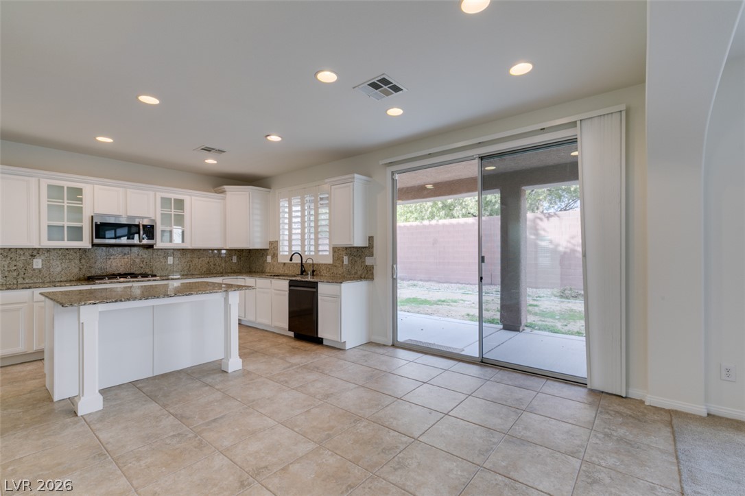8676 Moreno Mountain Avenue Property Photo 9