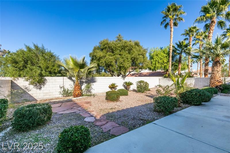 1682 Graystone Canyon Avenue Property Photo 16
