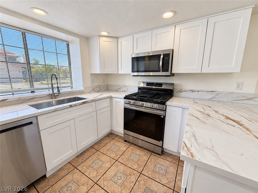 6544 Hartwood Road Property Photo 2