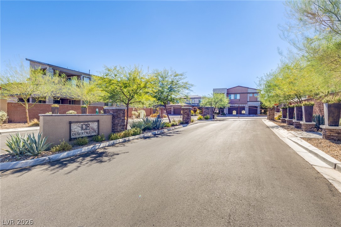 10080 Desert Azure Street Property Photo 7