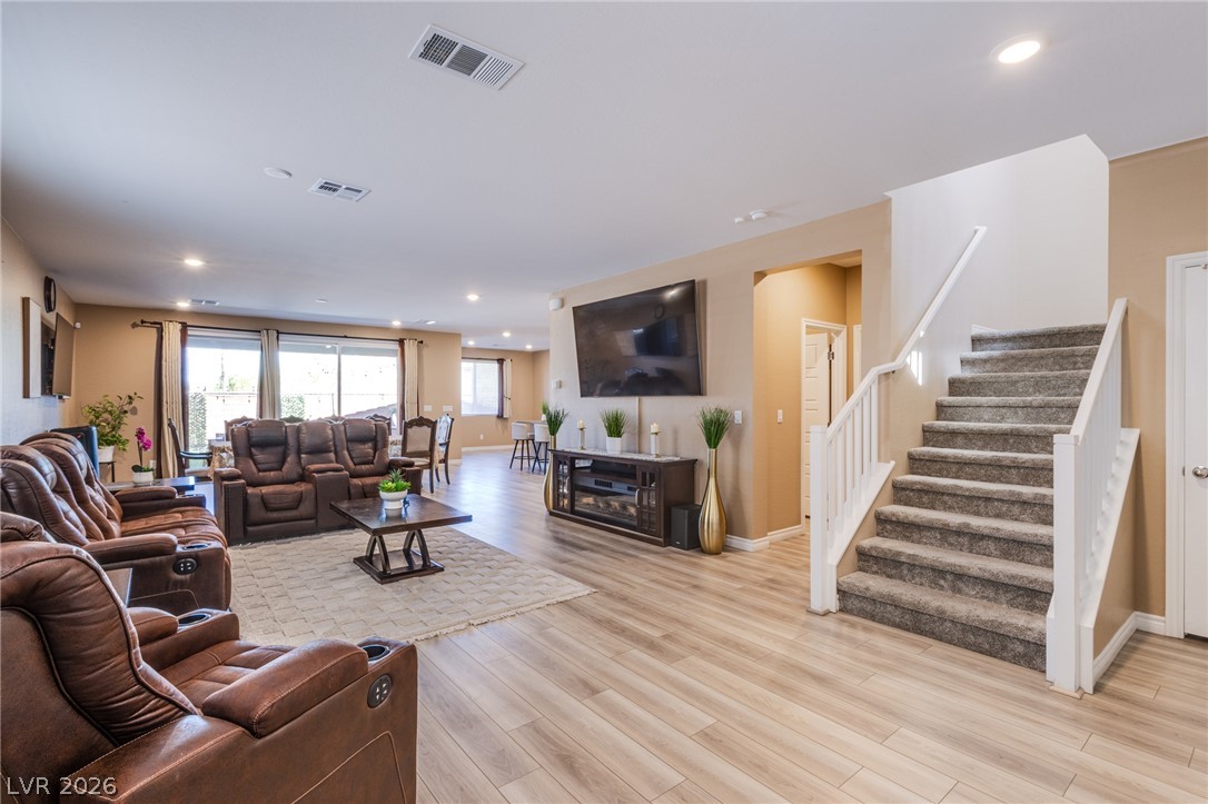 10080 Desert Azure Street Property Photo 8