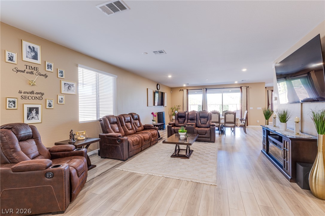 10080 Desert Azure Street Property Photo 9